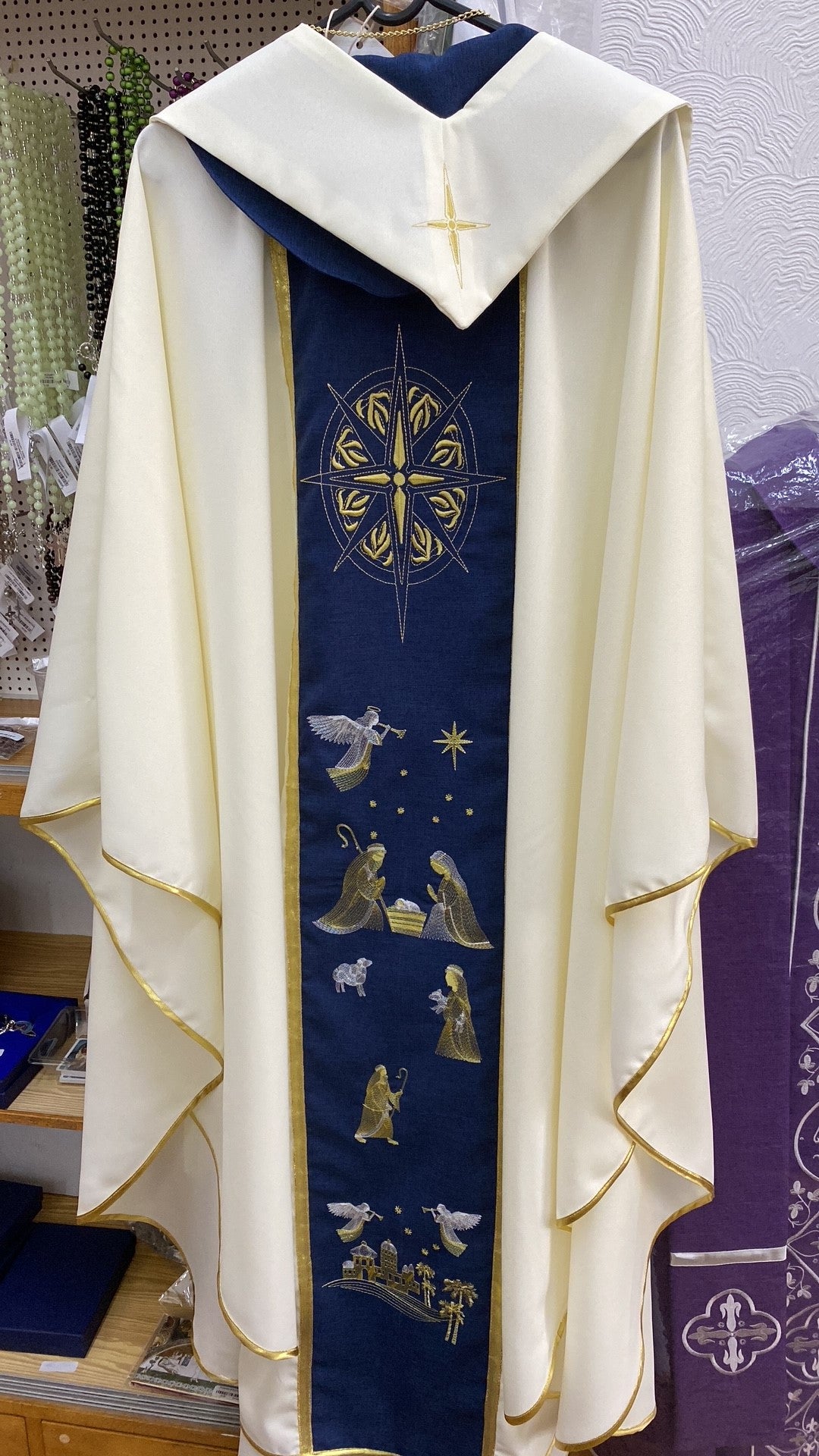Chasuble Christmas Cream and navy blue