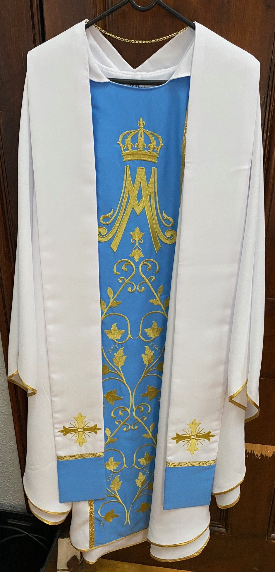 Chasuble Marian white with blue orphreys