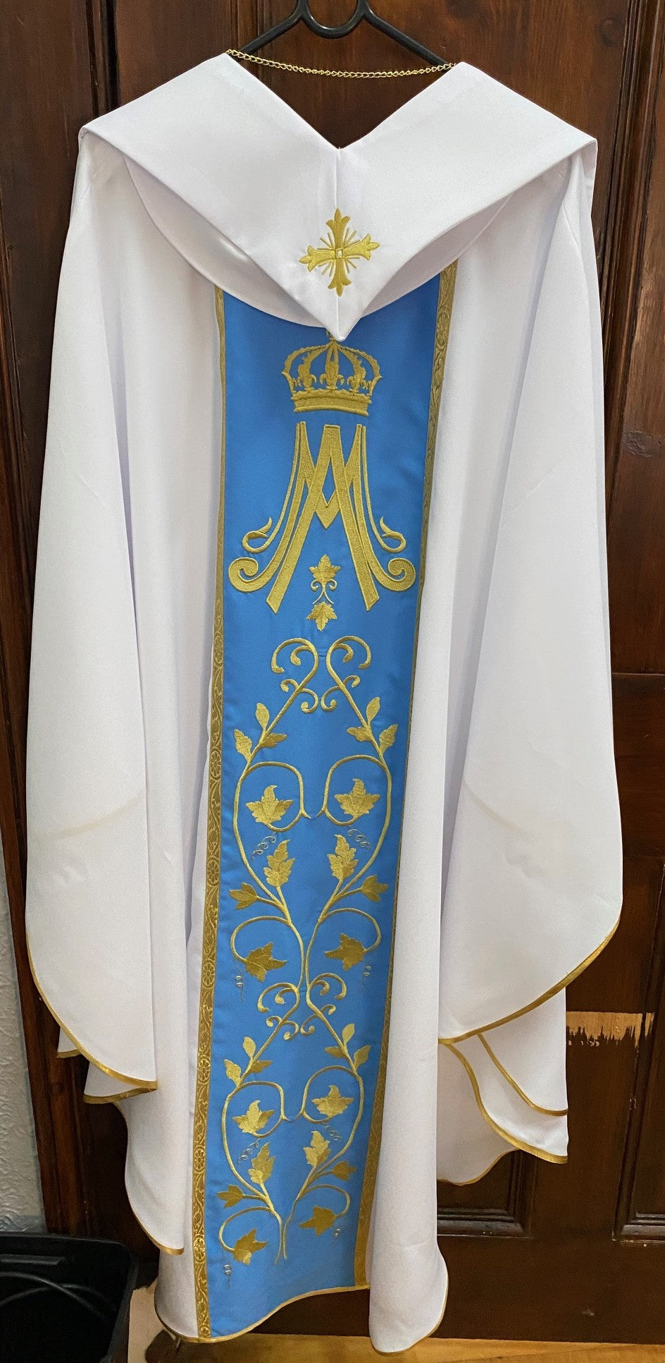 Chasuble Marian white with blue orphreys