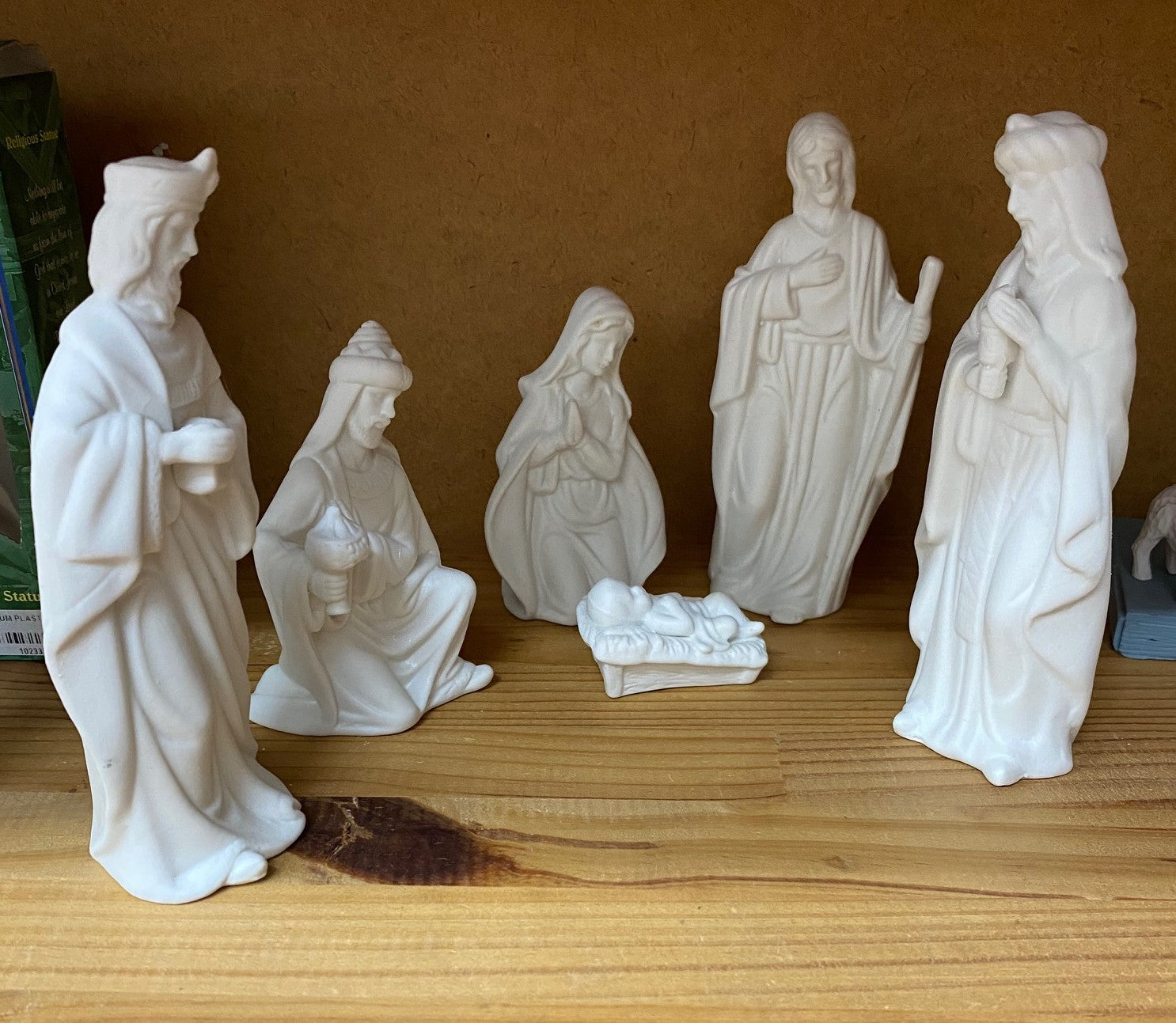 Nativity set white porcelain